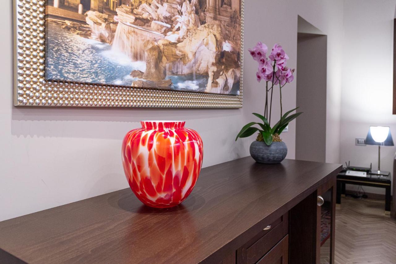 רומא Harry'S Bar Trevi Luxury Apartments - Modelli מראה חיצוני תמונה
