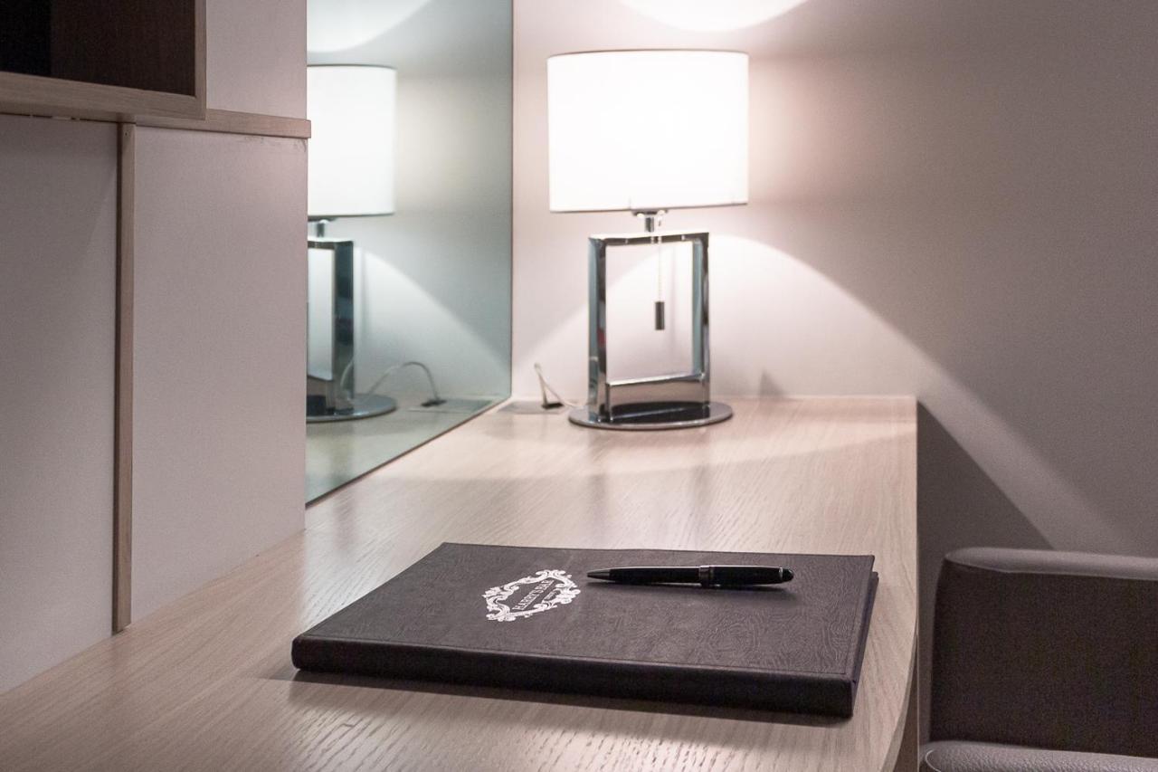 רומא Harry'S Bar Trevi Luxury Apartments - Modelli מראה חיצוני תמונה